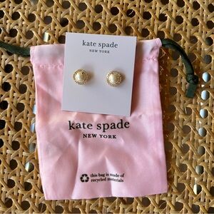 NWT Kate Spade Pavo Halo pearl stud earrings